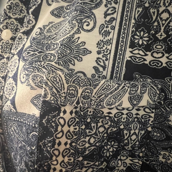 Women’s top - Picture 2 of 3